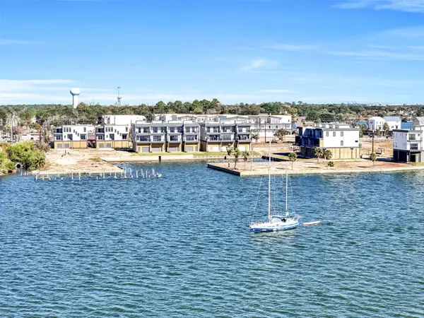 4411 Anthony Court, Seabrook, TX 77586