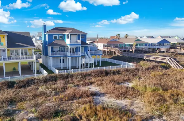 115A Mar Vista Court, Surfside Beach, TX 77541