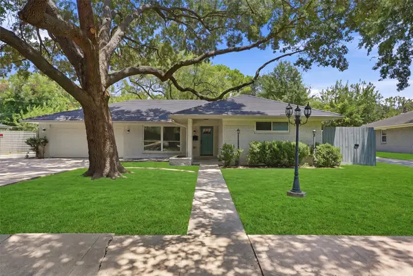 11907 Renwick Drive, Houston, TX 77035