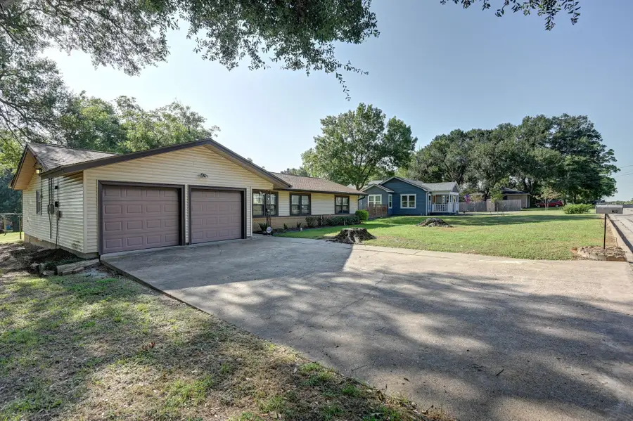 201 S Dixie Street, Brenham, TX 77833 - #2
