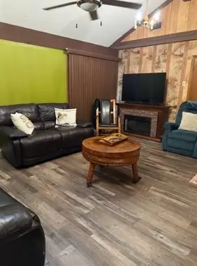 879 County Road 2167, Cleveland, TX 77327