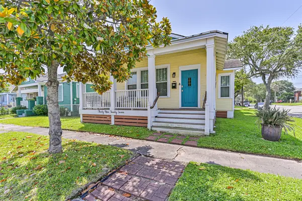 3927 Bernardo De Galvez Avenue, Galveston, TX 77550