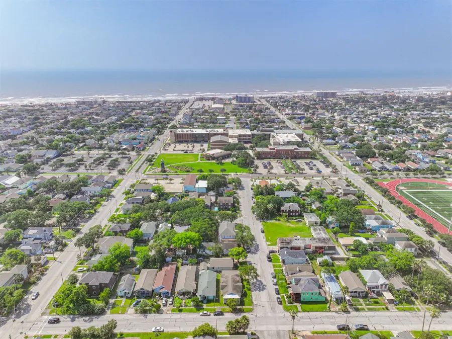 3927 Bernardo De Galvez Avenue, Galveston, TX 77550 - Image #3