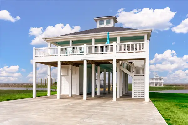 3833 Biscayne Beach Road, Port Bolivar, TX 77650