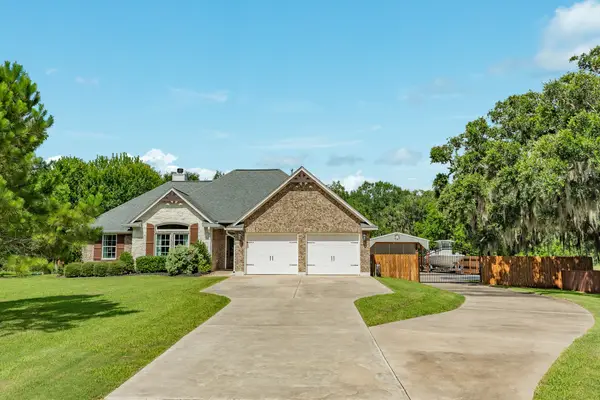 1208 Bronco Trail, Angleton, TX 77515