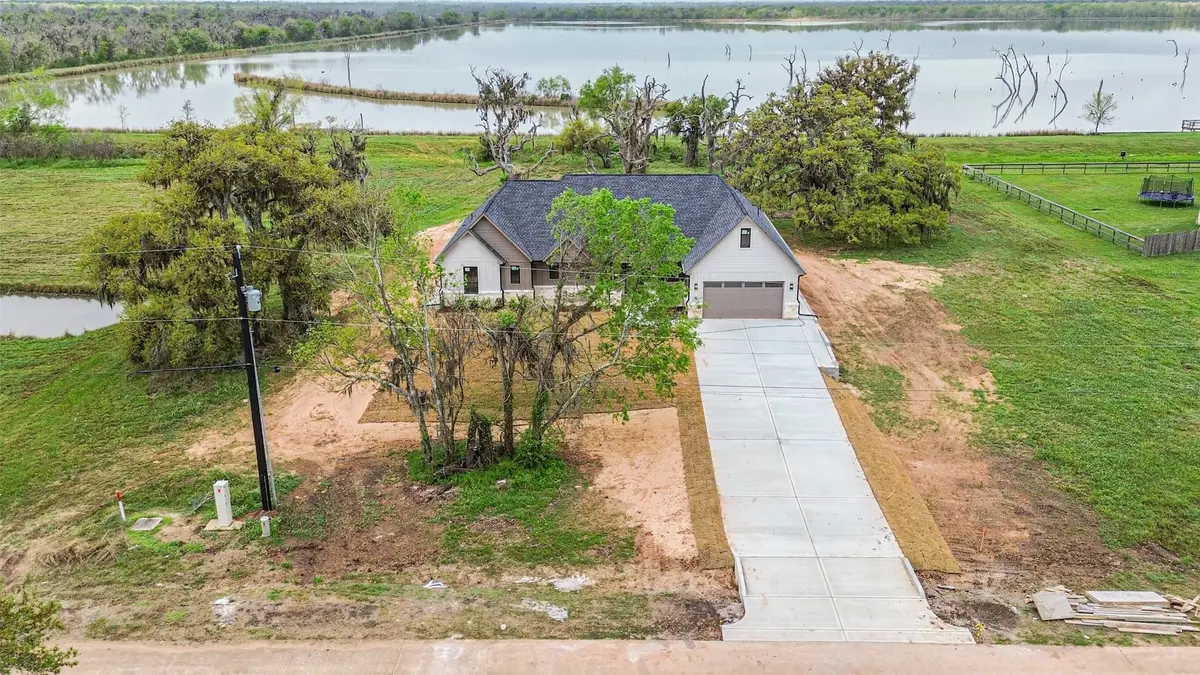 250 Pony Trail, Angleton, TX 77515 - #1