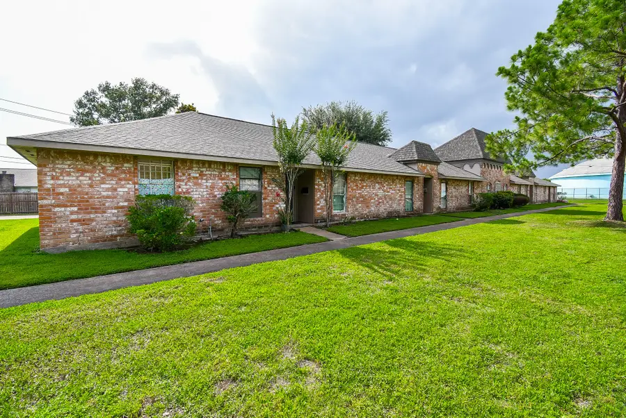 12469 Sharpview Drive #2469, Houston, TX 77072 - Image #2