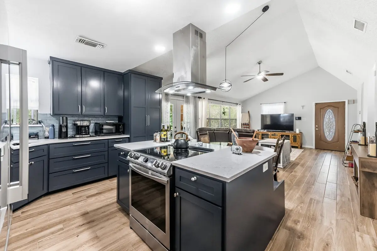 2217 Shannon Drive, Huntsville, TX 77320 - #1