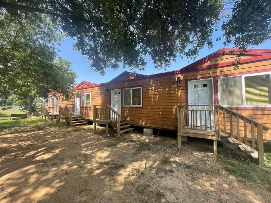 1104 Rorem Avenue, Palacios, TX 77465 - #3