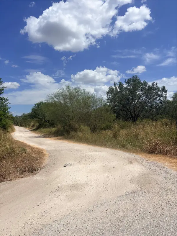 5111 River Oaks Drive, Beeville, TX 78102