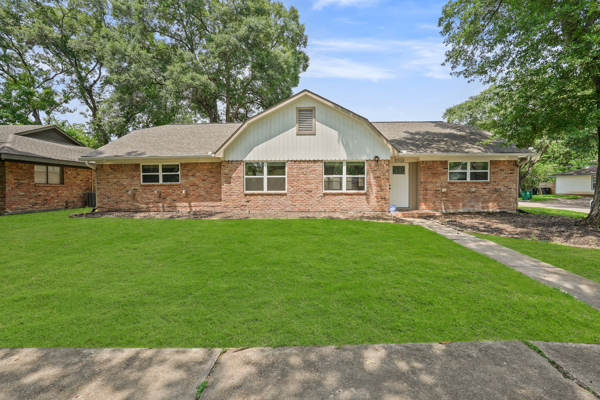 5702 Cheltenham Drive, Houston, Tx 77096 - Bhgre