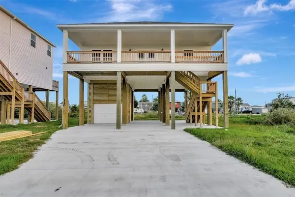 120 Jewel Drive, Crystal Beach, TX 77650