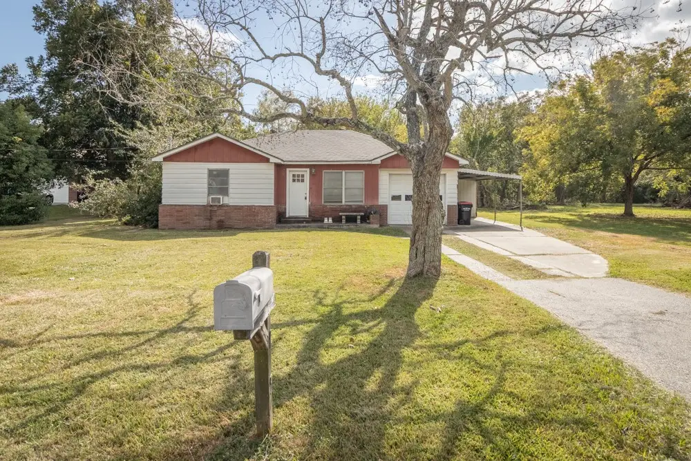 915 Cedar Bayou Road, Baytown, TX 77520 - Image #1