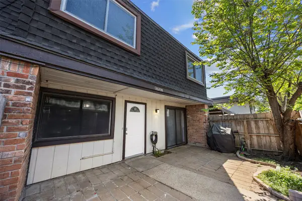 12020 Mighty Oak Drive #B, Houston, TX 77066