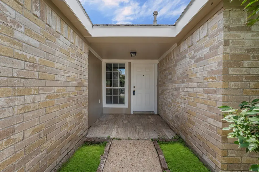 6130 Briar Terrace Drive, Houston, TX 77072 - Image #3