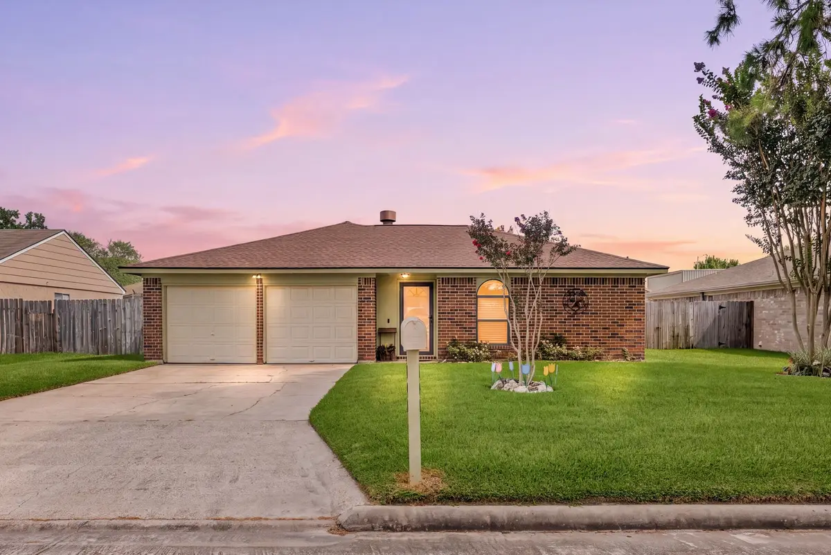 408 28th Avenue N, Texas City, TX 77590 - #1