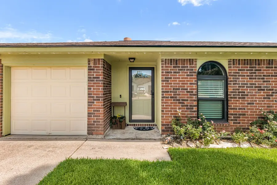 408 28th Avenue N, Texas City, TX 77590 - #3