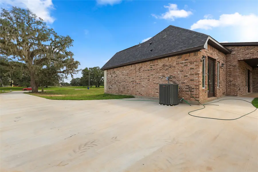 1720 Flintlock Court, Angleton, TX 77515 - #2