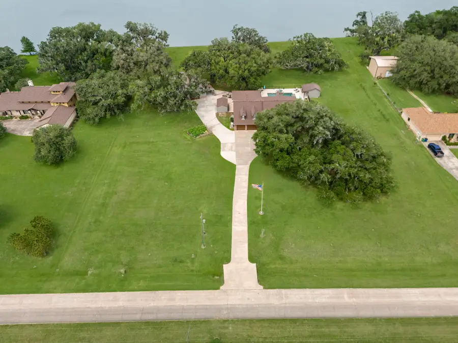 814 Sunset Trail, Angleton, TX 77515 - #2