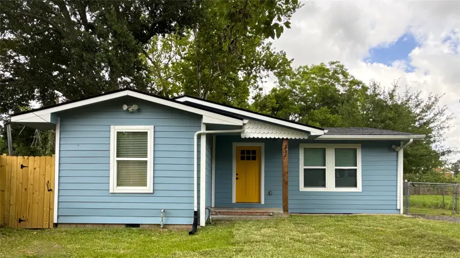 227 Kansas Street, Bacliff, TX 77518 - #3