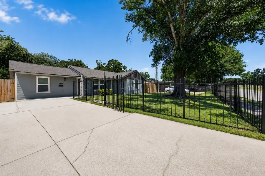 5955 Bellfort Street, Houston, TX 77033 - #3