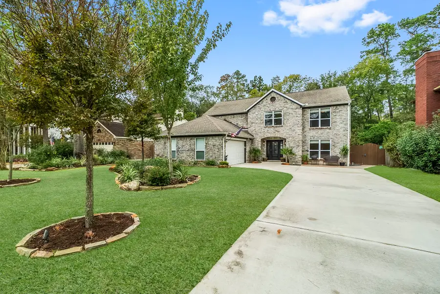 153 N Rainbow Ridge Circle, The Woodlands, TX 77381 - Image #2