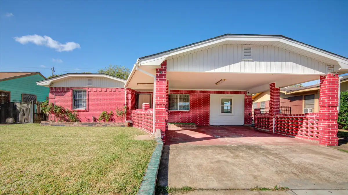 905 Bank Drive, Galena Park, TX 77547 - #1