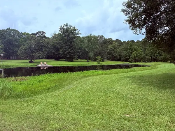 8952 County Line Road, Willis, TX 77378