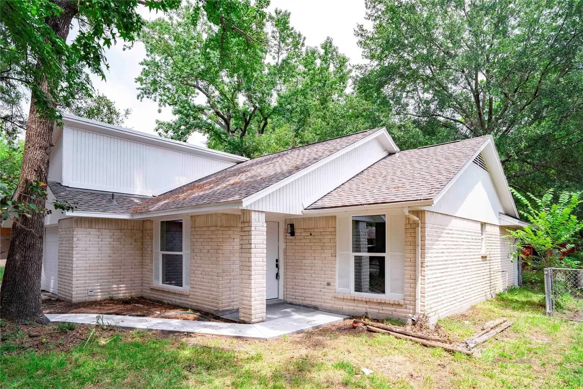 9214 Woodland Oaks Drive, Houston, TX 77040 - Image #1