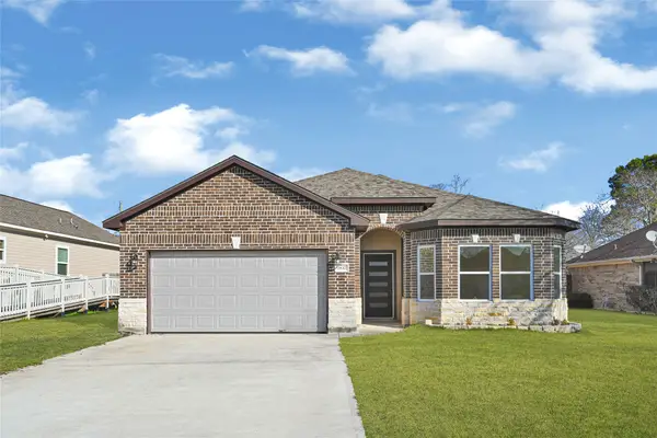 2832 Ashley Street, La Marque, TX 77568