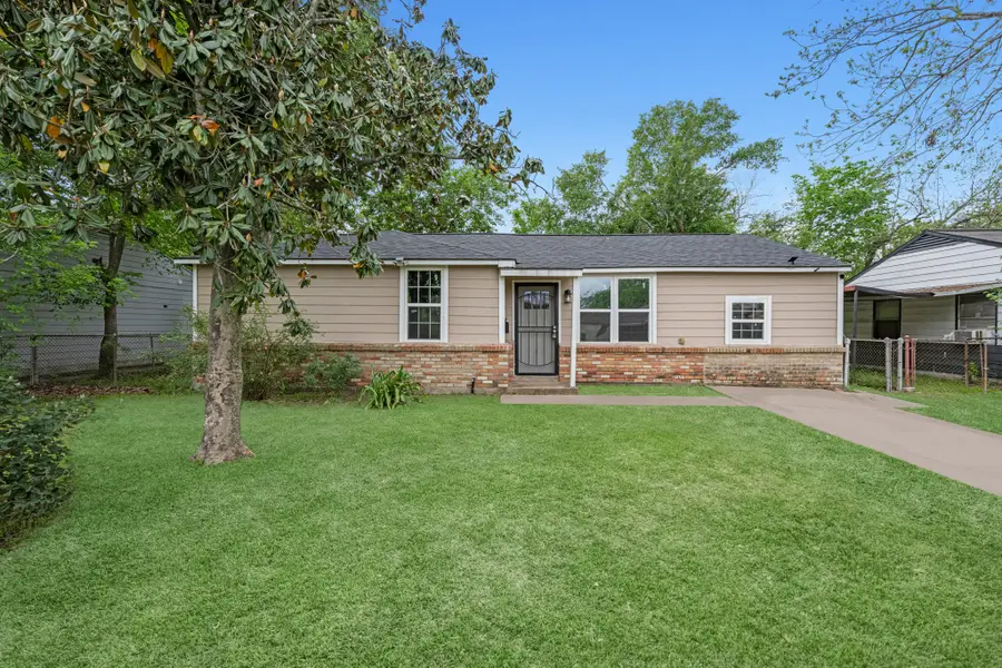 9410 Rosehaven Drive, Houston, TX 77051 - #2