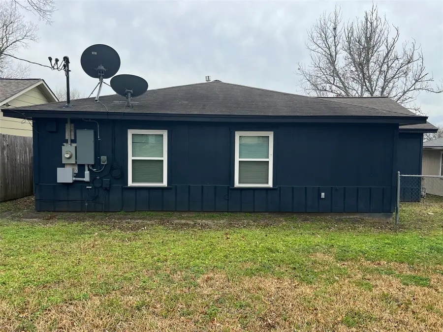 1034 E 3rd Street, Bellville, TX 77418 - #3