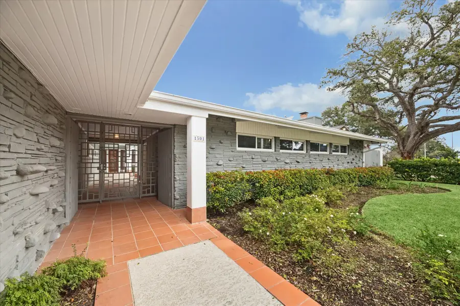 1501 Harbor View Circle, Galveston, TX 77550 - Image #2