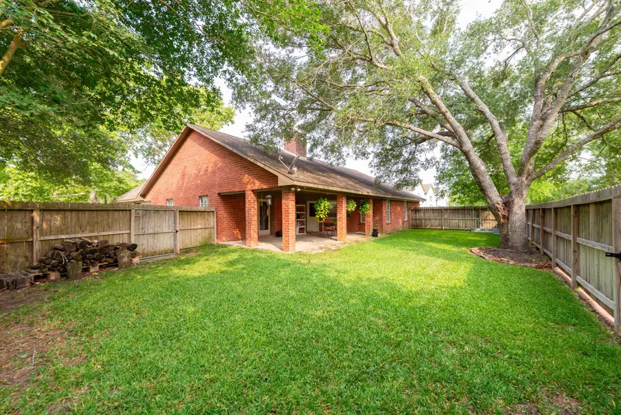 330 N 4th Street, Beasley, TX 77417 - #3