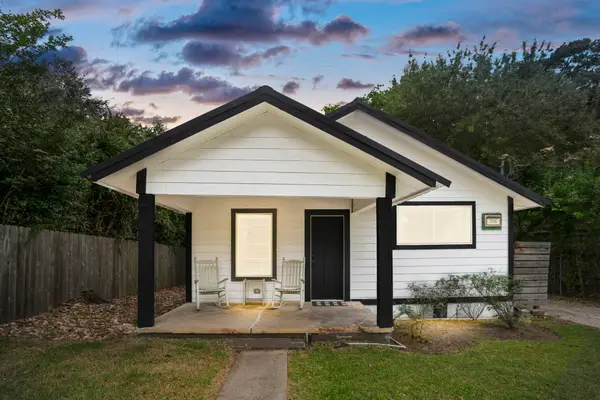 206 Murray Street, Conroe, TX 77301