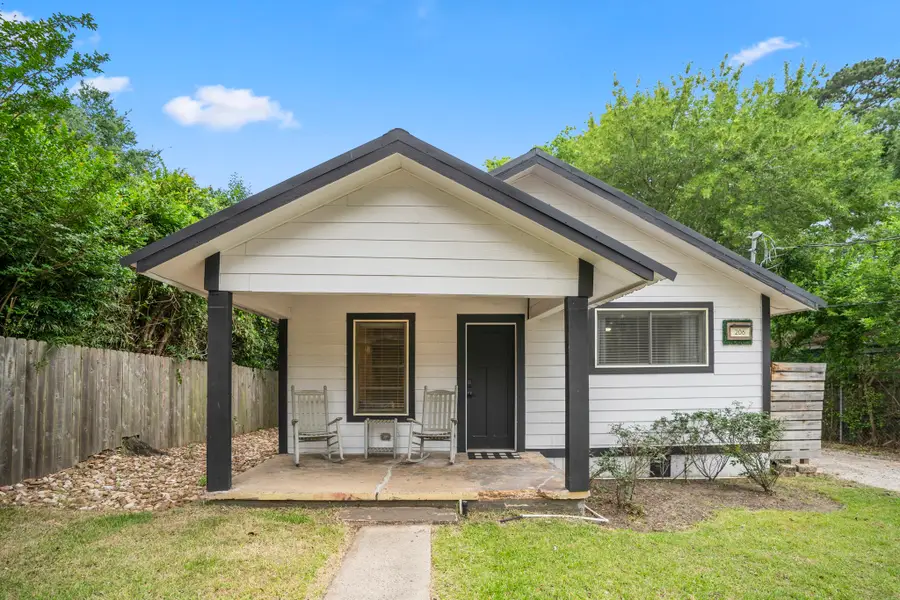 206 Murray Street, Conroe, TX 77301 - #2