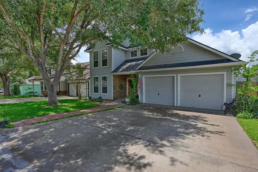 201 W Chatham Street, Bellville, TX 77418 - #2