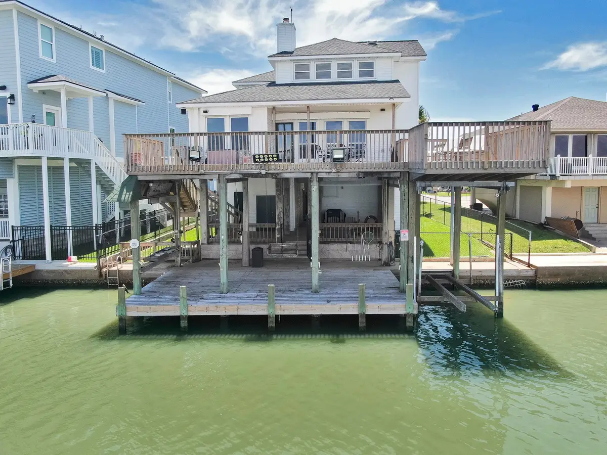 1334 Outrigger, Tiki Island, TX 77554 - Image #1