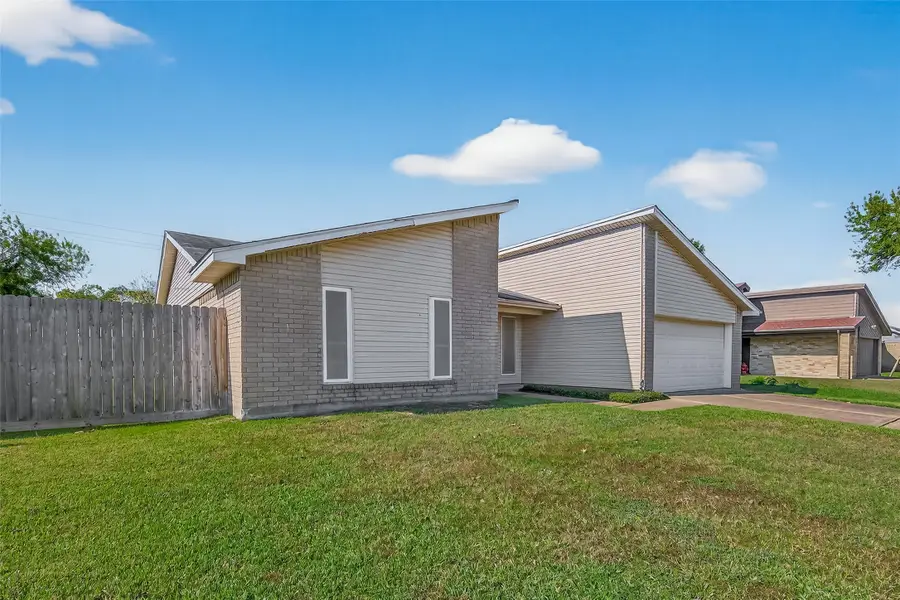 2905 Park Shadow Lane, Deer Park, TX 77536 - Image #2