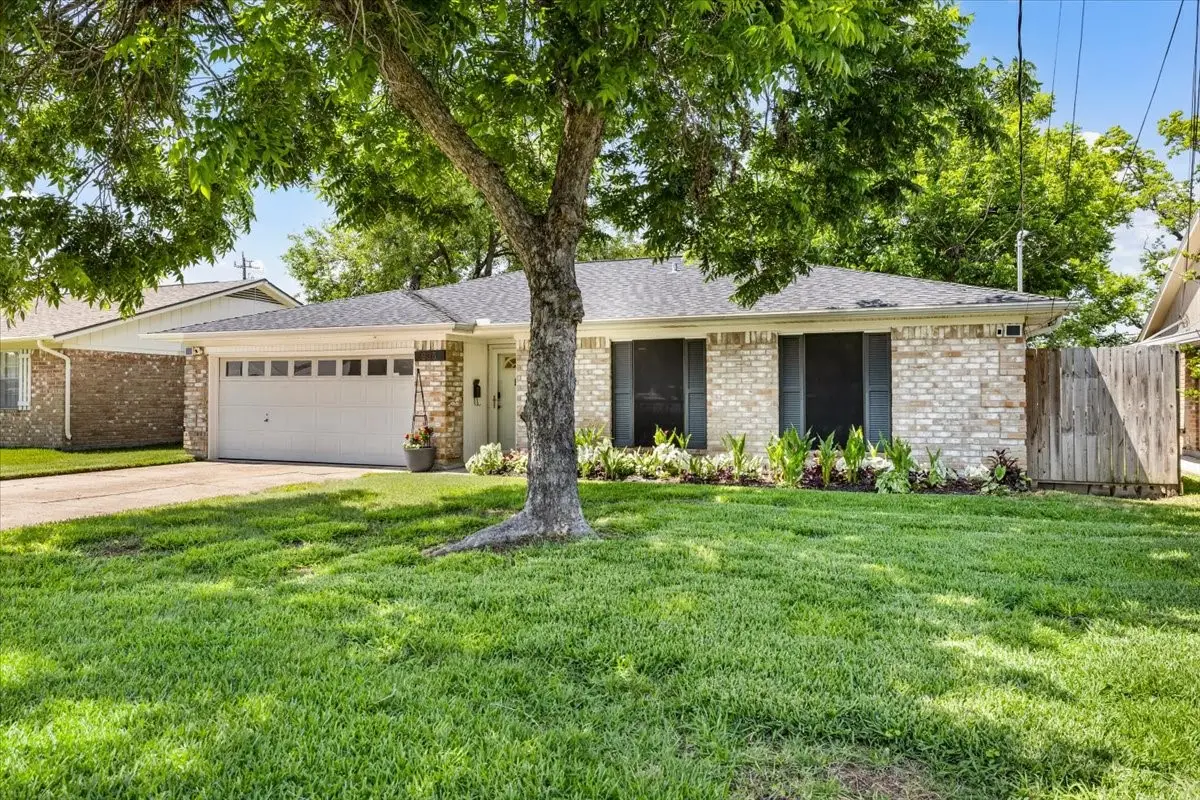 205 W Vaughn Lane, Deer Park, TX 77536 - #1