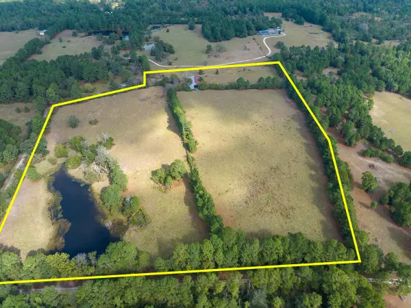 000 Loma Road, Bedias, TX 77831