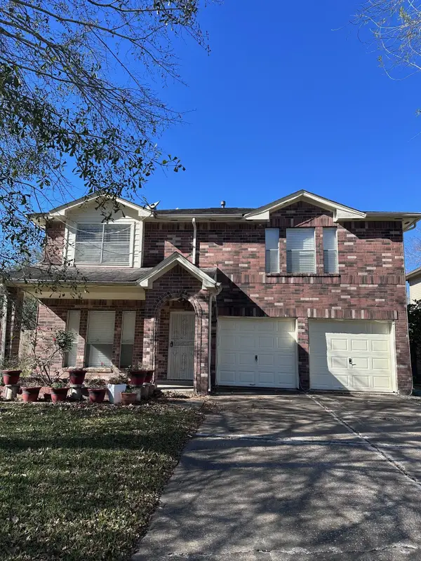 5815 SE Red River Drive, Dickinson, TX 77539