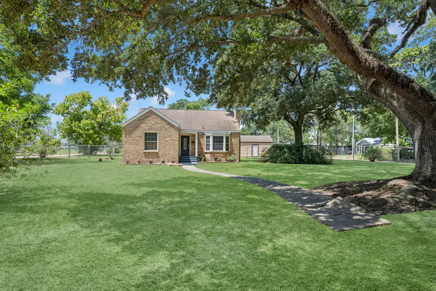 405 Missouri Street, Liberty, TX 77575 - #3
