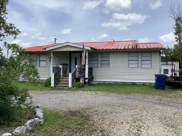 202 E Freddye Avenue, Kirbyville, TX 75956