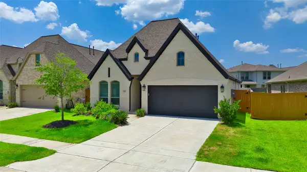 8827 Harbor Pines Drive, Cypress, TX 77433
