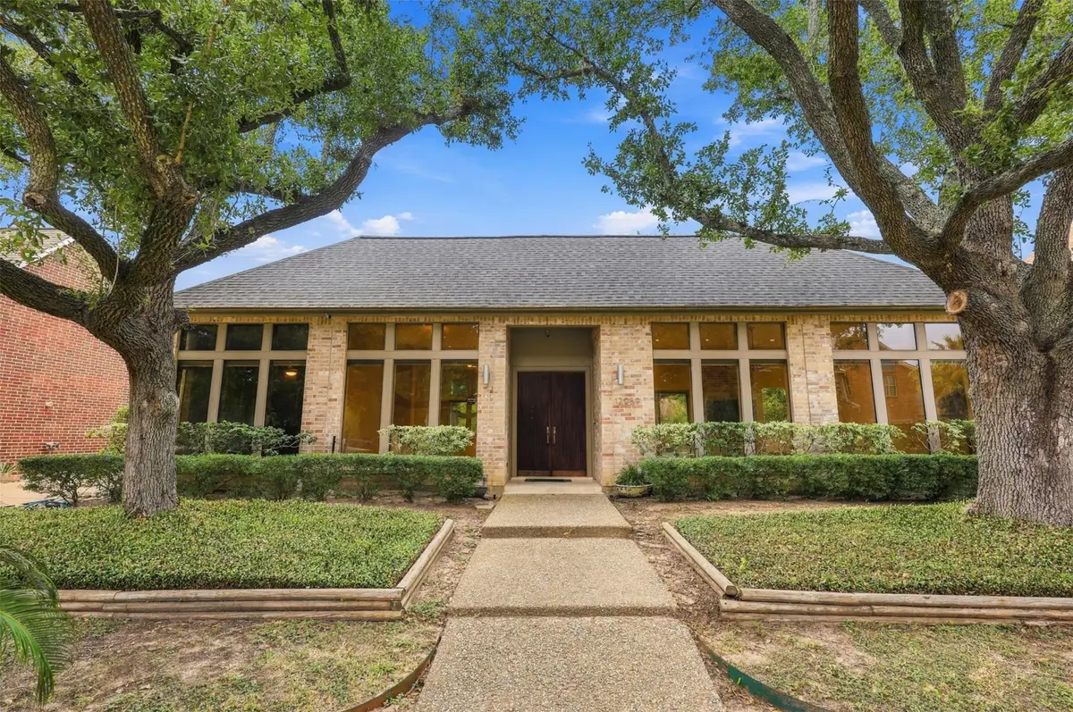 12059 S Circle Drive, Houston, TX 77071 - #1