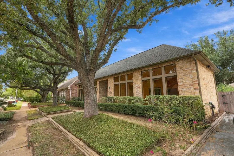 12059 S Circle Drive, Houston, TX 77071 - #2