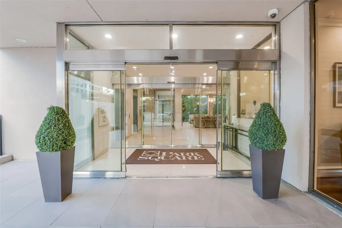 49 Briar Hollow Lane #1904, Houston, TX 77027 - Image #1