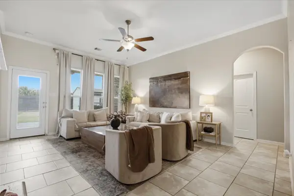 8218 Bay Run Avenue, Baytown, TX 77521