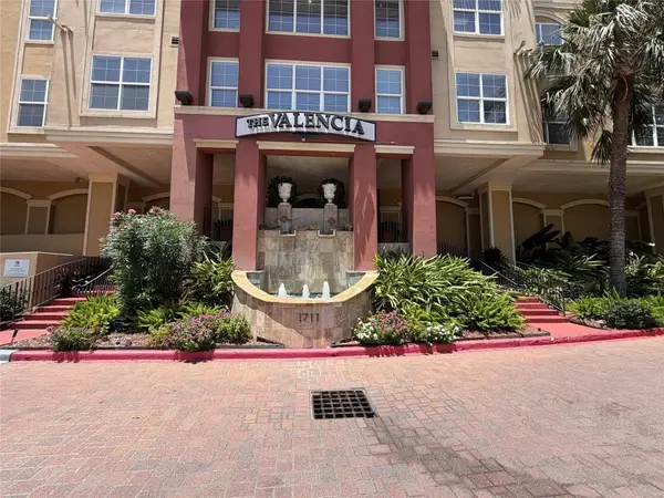 1711 Old Spanish Trail #407, Houston, TX 77054